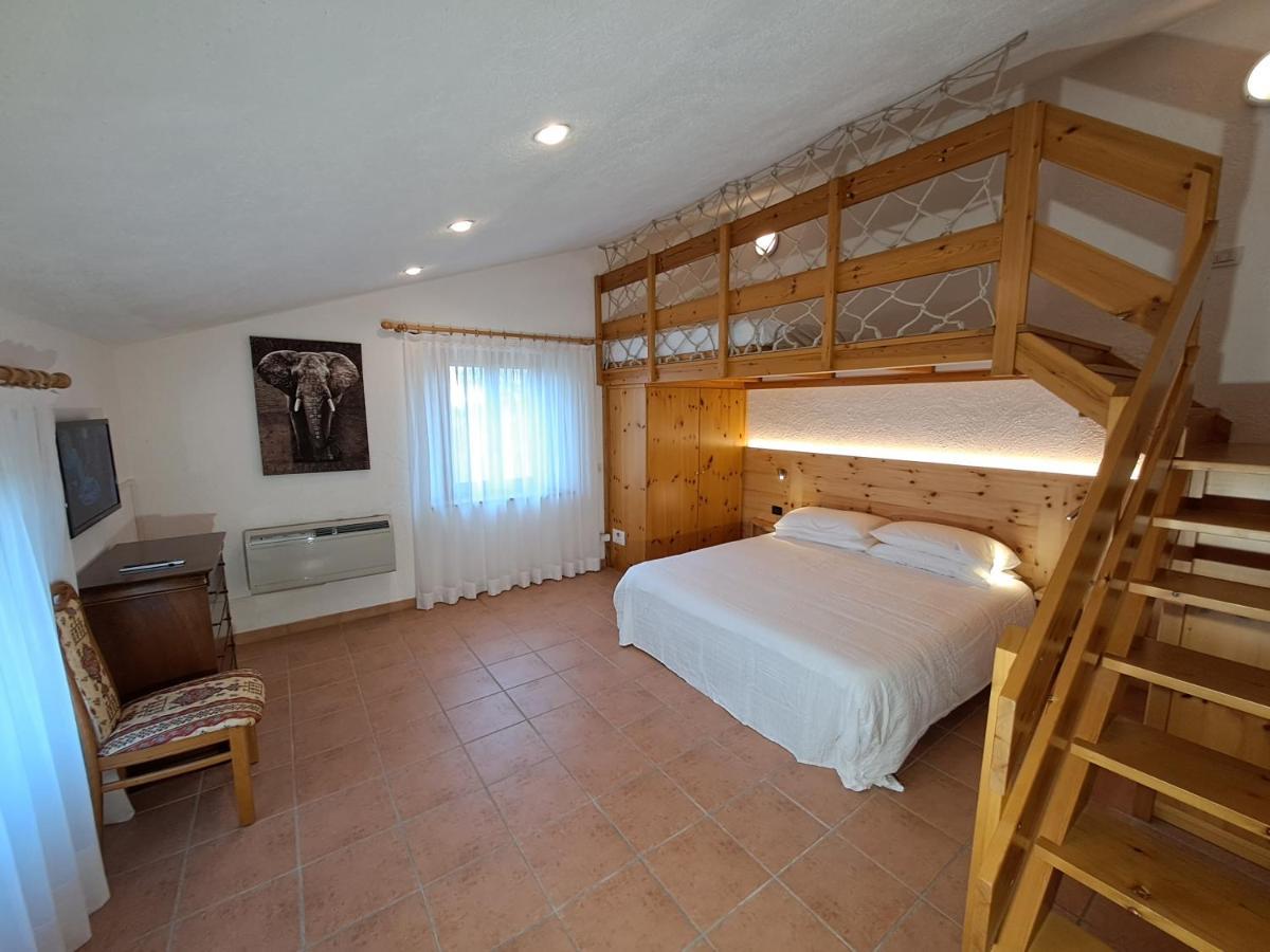Podere Belvedere Classic Tuscan Villa Magliano in Toscana