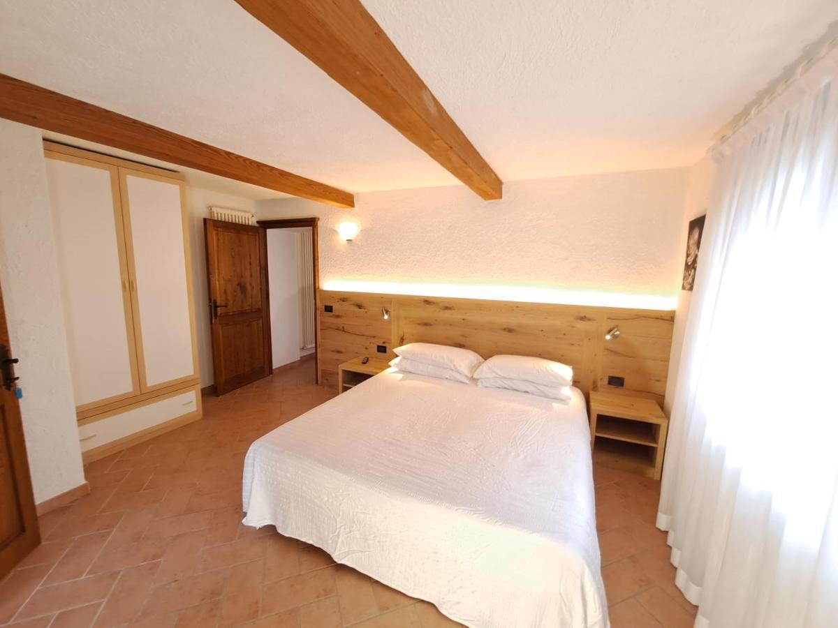 Podere Belvedere Classic Tuscan Villa Magliano in Toscana